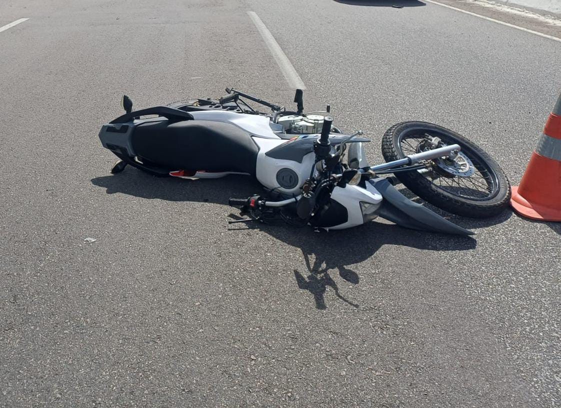 Motociclista morre após colidir na traseira de caminhão na BR-408, em Paudalho