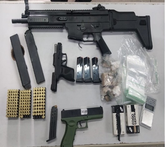 Operação integrada prende suspeito e apreende armas em Paudalho, na Mata Norte