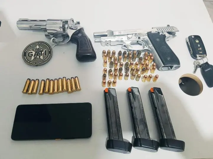 Homem é preso após perseguição com duas armas no centro de Tracunhaém