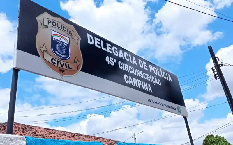 Madrugada de briga termina com casal mordendo um ao outro e caso vai parar na delegacia, em Carpina