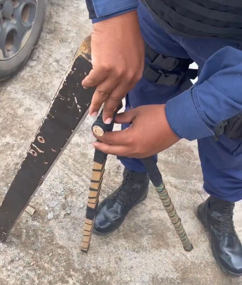 GCM apreende barrotes com grupo mascarado em Vicência-PE