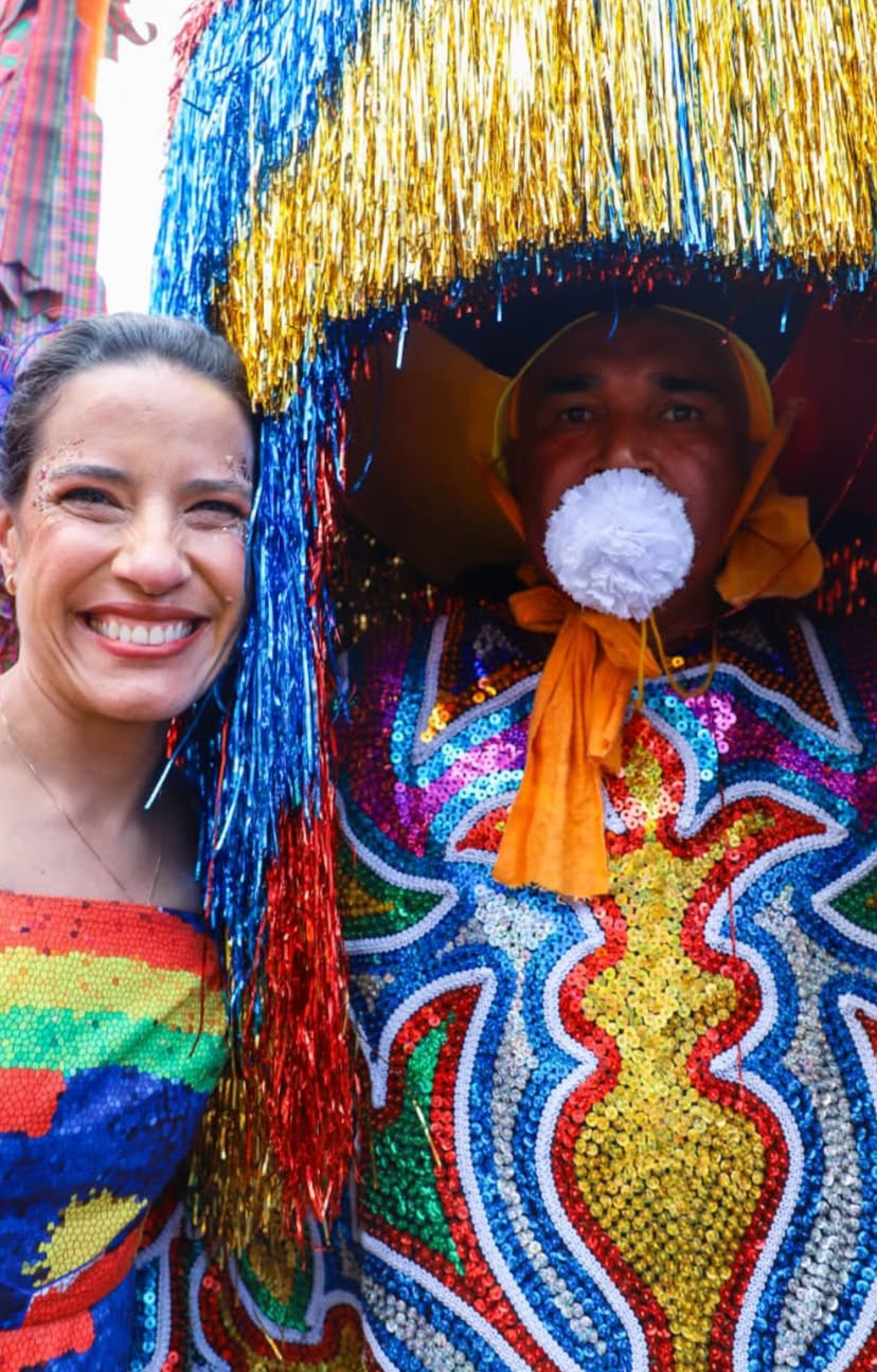 Raquel Lyra prestigia Encontro de Maracatus ao lado de prefeitos da Mata Norte em Nazaré da Mata