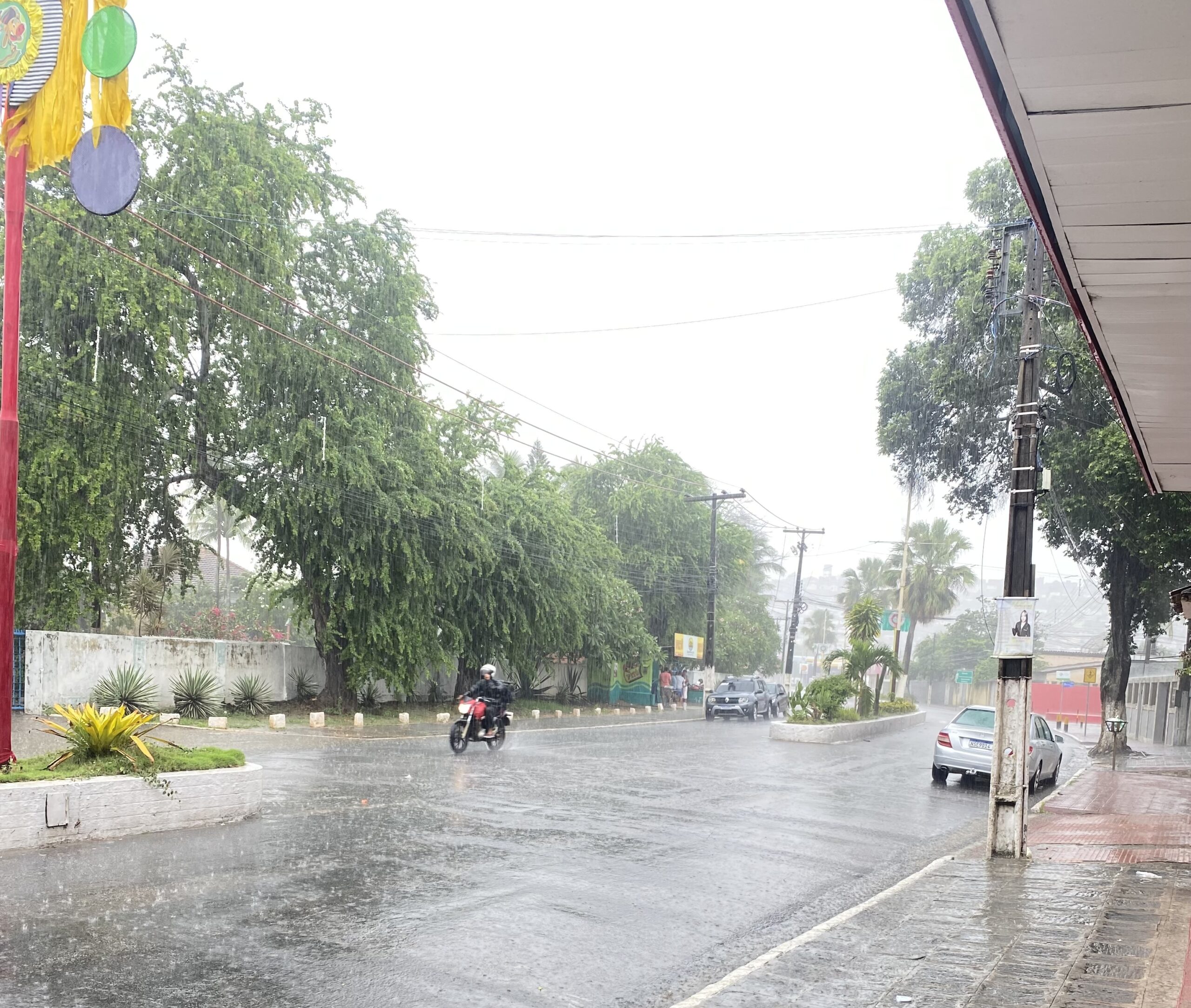 Timbaúba registra mais de 72 mm de chuva em 6 horas e entra na lista dos maiores acumulados do Estado
