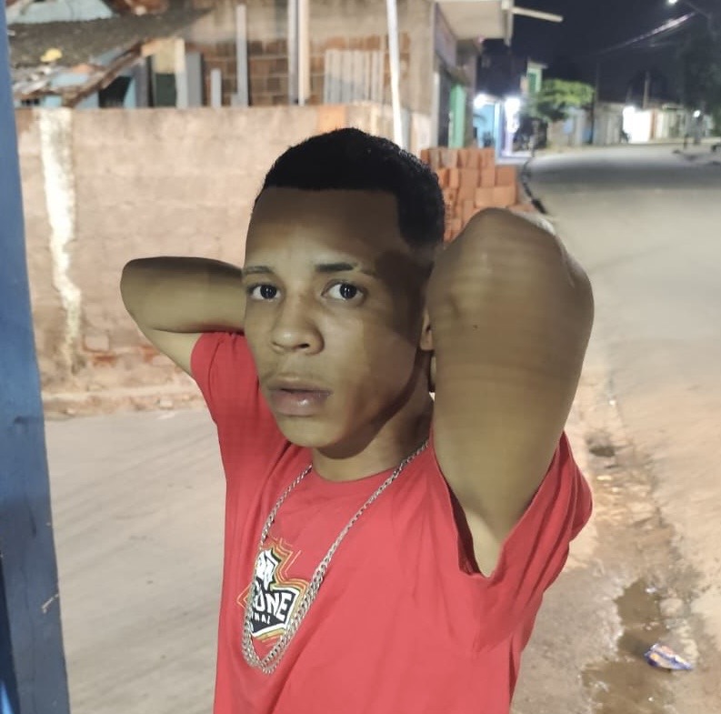 Jovem é morto a tiros dentro de barbearia em Paudalho, na Zona da Mata Norte de Pernambuco