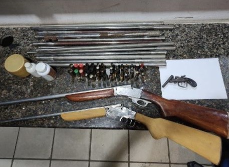 Homem é preso por posse ilegal de armas e munições em Goiana