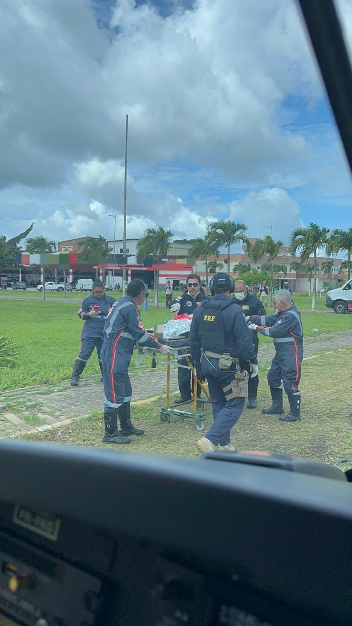 Resgate aeromédico leva vítima de grave acidente em Carpina para o Recife