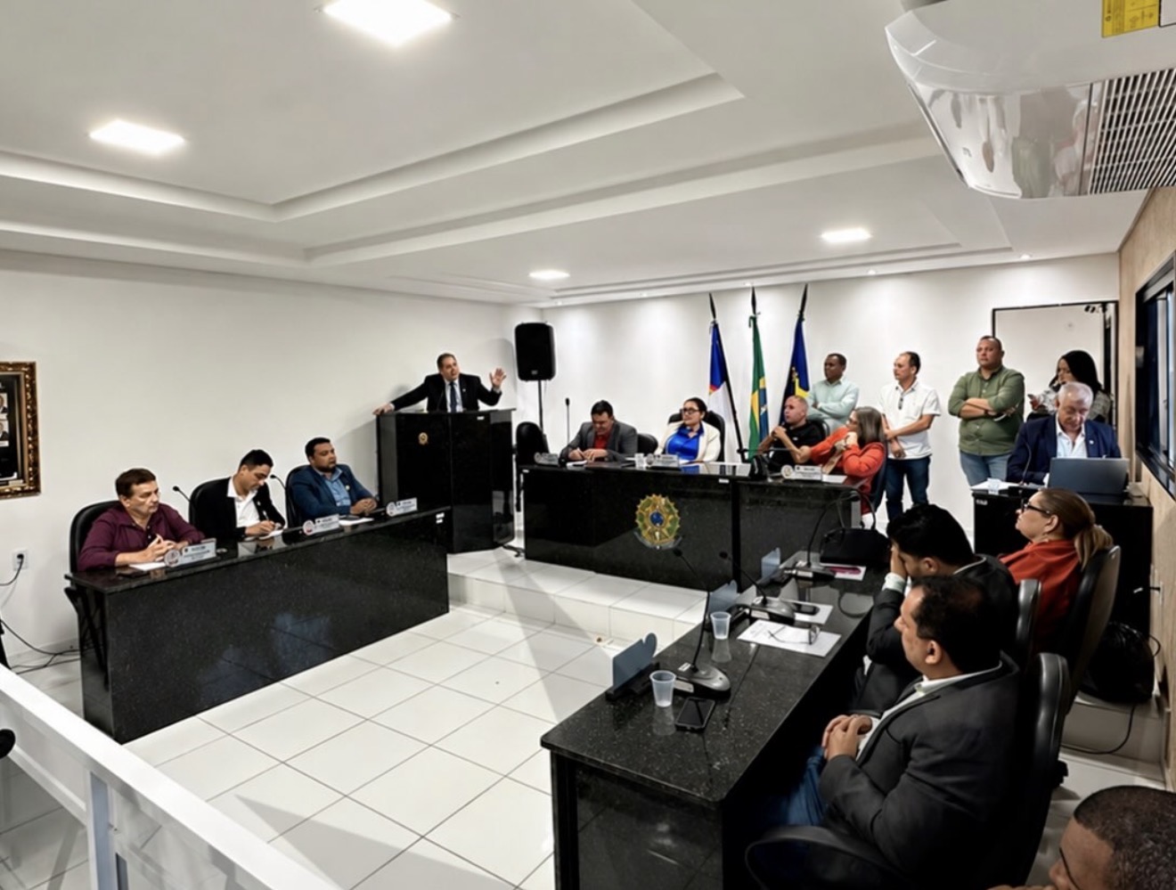 Câmara de Buenos Aires aprova contas de 2024 da gestão do ex-prefeito Fabinho Queiroz